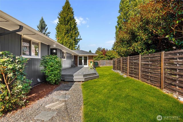 11704 Palatine Avenue N, Seattle, WA 98133