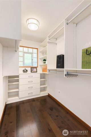 11704 Palatine Avenue N, Seattle, WA 98133