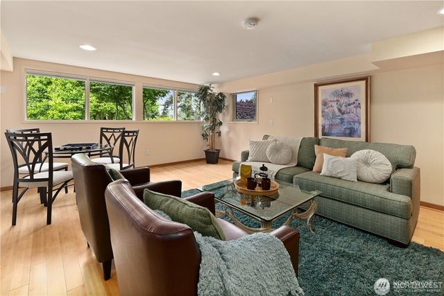 11704 Palatine Avenue N, Seattle, WA 98133