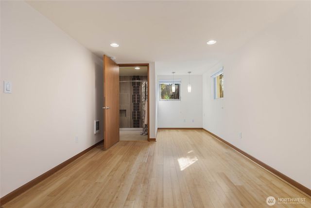11704 Palatine Avenue N, Seattle, WA 98133