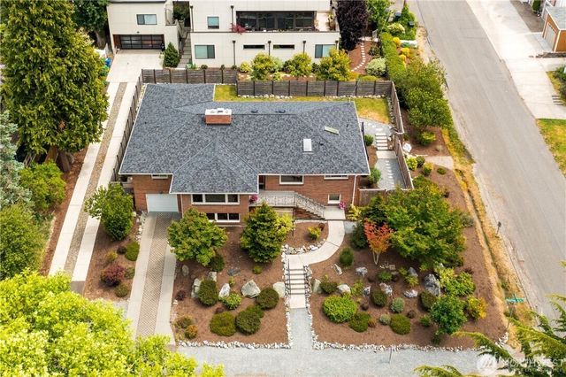 11704 Palatine Avenue N, Seattle, WA 98133