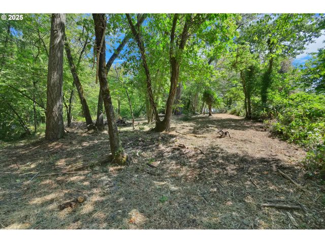 1 Storey Blvd, Eugene, OR 97405