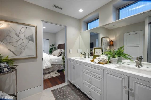 5517 E Ocean, Long Beach, CA 90803