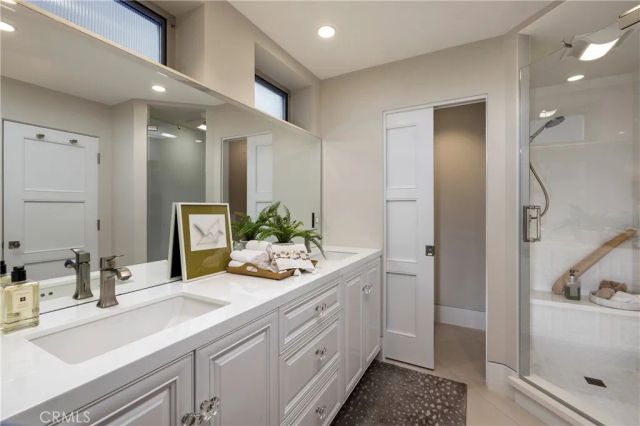 5517 E Ocean, Long Beach, CA 90803