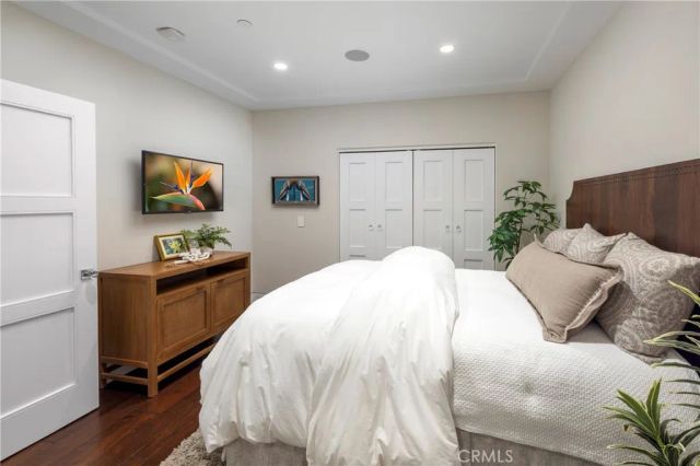 5517 E Ocean, Long Beach, CA 90803