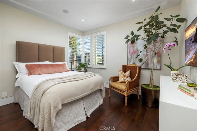 5517 E Ocean, Long Beach, CA 90803
