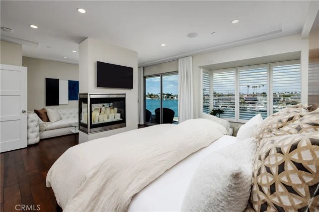 5517 E Ocean, Long Beach, CA 90803