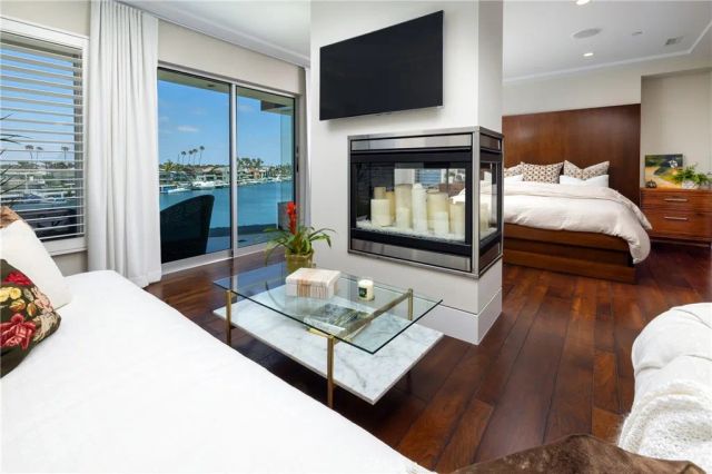 5517 E Ocean, Long Beach, CA 90803