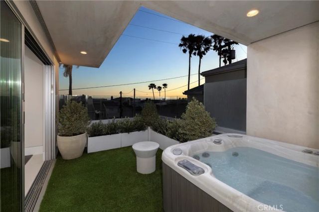 5517 E Ocean, Long Beach, CA 90803