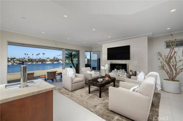 5517 E Ocean, Long Beach, CA 90803