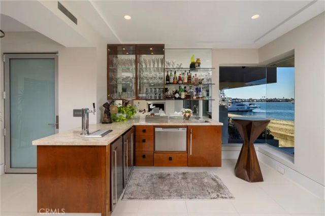 5517 E Ocean, Long Beach, CA 90803