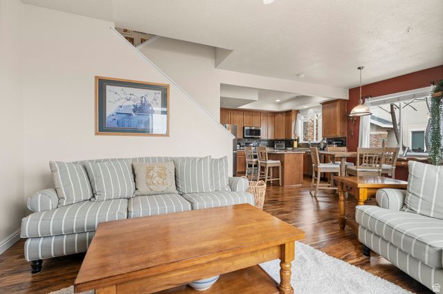 4669 W GREENSAND DR, West Jordan, UT 84084