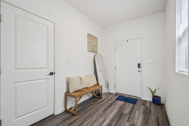 409 Red Fish LN, Hutto, TX 78634