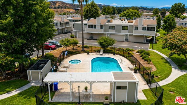 27066 Hidaway Avenue 4, Santa Clarita, CA 91351
