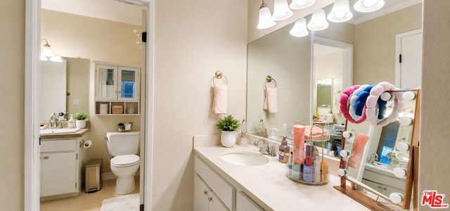 27066 Hidaway Avenue 4, Santa Clarita, CA 91351