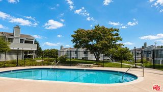 27066 Hidaway Avenue 4, Santa Clarita, CA 91351