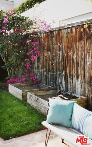 146 N La Peer Drive, West Hollywood, CA 90048
