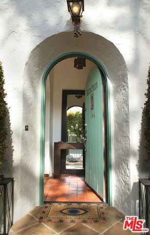 146 N La Peer Drive, West Hollywood, CA 90048