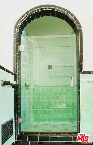 146 N La Peer Drive, West Hollywood, CA 90048