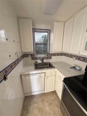 10281 E Bay Harbor Dr C1, Bay Harbor Islands, FL 33154