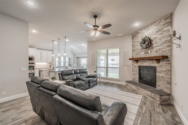 8817 White Rock Lane, Denton, TX 76226