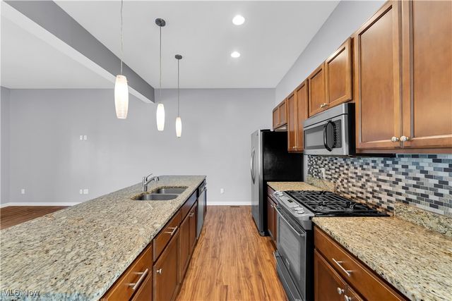 5707 Bridge Avenue, Cleveland, OH 44102