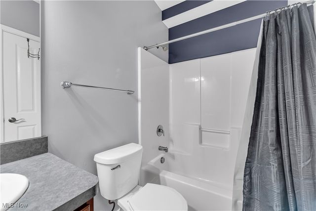 5707 Bridge Avenue, Cleveland, OH 44102