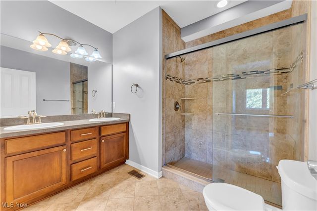 5707 Bridge Avenue, Cleveland, OH 44102