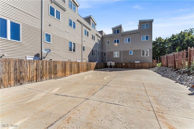 5707 Bridge Avenue, Cleveland, OH 44102