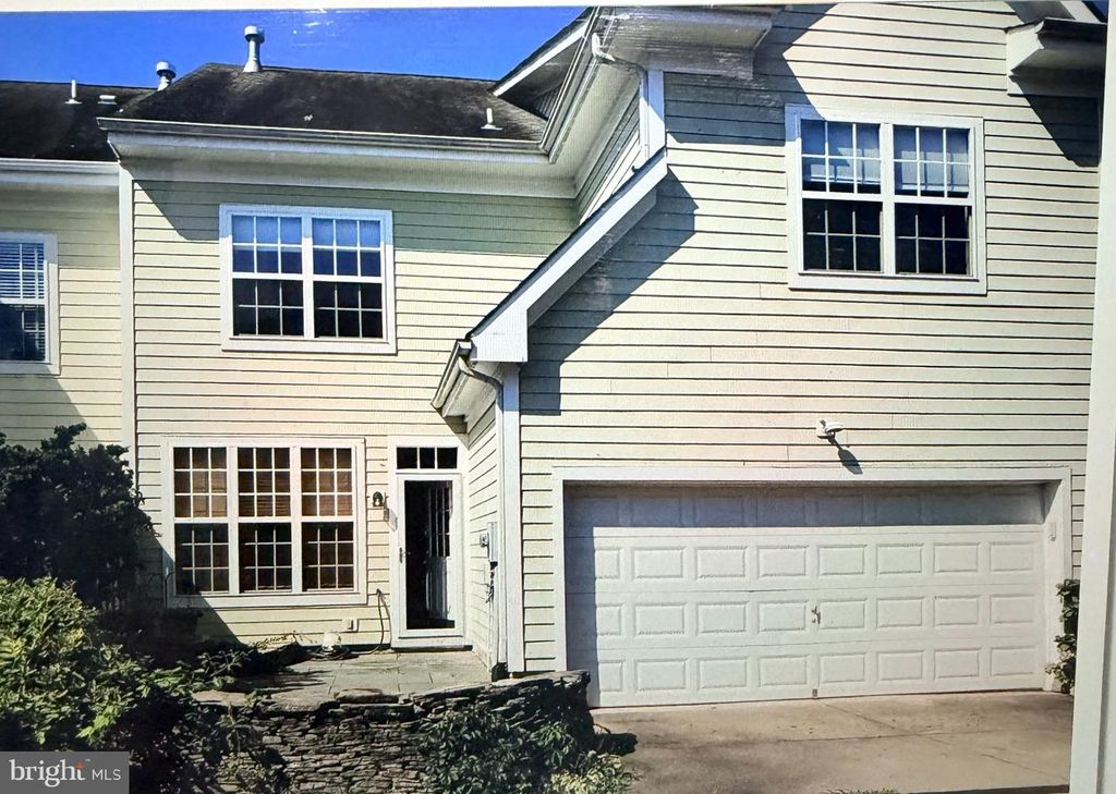 808 MONUMENT AVE, Woodbridge, VA 22191