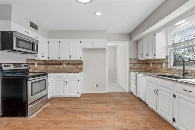 14621 W 89th Street, Lenexa, KS 66215