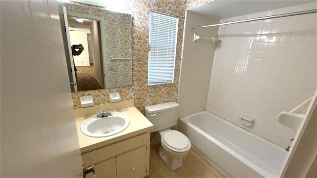 2016 WOODBRIDGE LANE, Lakeland, FL 33813