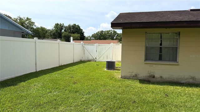 2016 WOODBRIDGE LANE, Lakeland, FL 33813