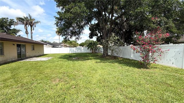 2016 WOODBRIDGE LANE, Lakeland, FL 33813