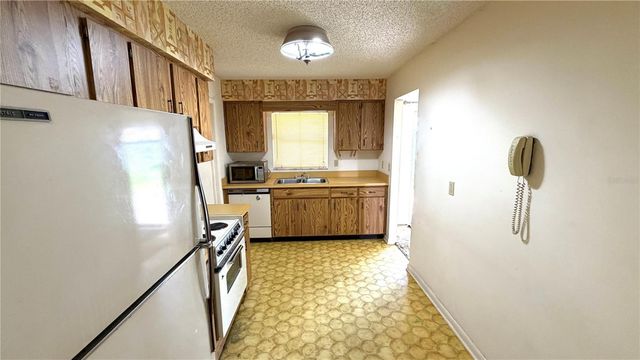 2016 WOODBRIDGE LANE, Lakeland, FL 33813