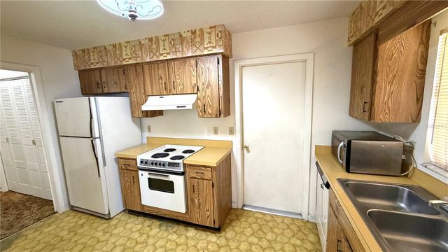 2016 WOODBRIDGE LANE, Lakeland, FL 33813