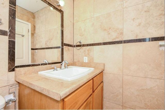 7233 Beechnut Street A, Houston, TX 77074