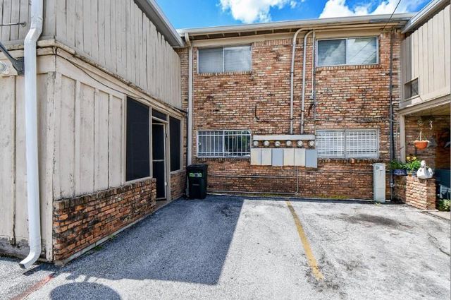 7233 Beechnut Street A, Houston, TX 77074