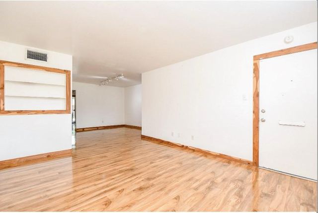 7233 Beechnut Street A, Houston, TX 77074