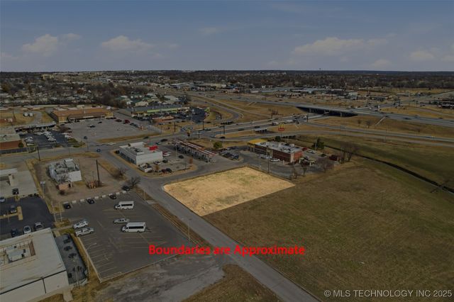 213 S Dogwood Street, Owasso, OK 74055