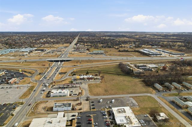 213 S Dogwood Street, Owasso, OK 74055