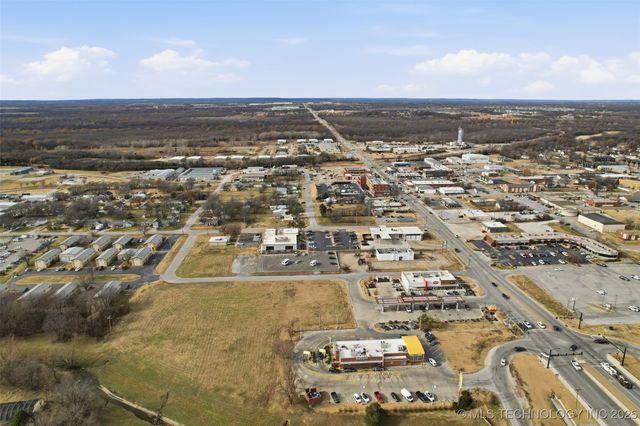 213 S Dogwood Street, Owasso, OK 74055