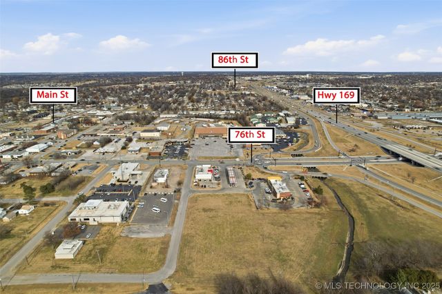 213 S Dogwood Street, Owasso, OK 74055