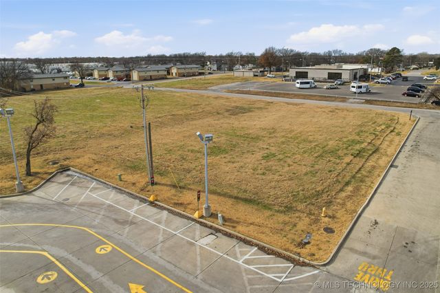 213 S Dogwood Street, Owasso, OK 74055