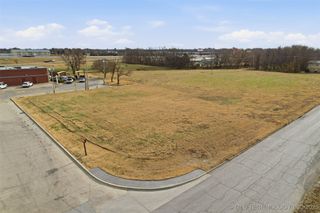 213 S Dogwood Street, Owasso, OK 74055