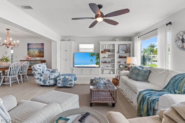 4528 SE 1st PL, Cape Coral, FL 33904