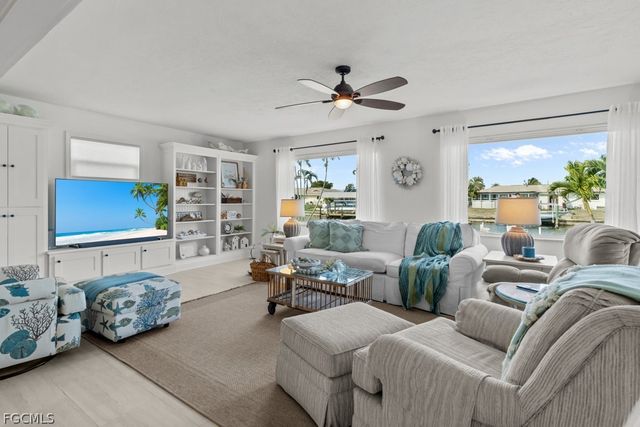 4528 SE 1st PL, Cape Coral, FL 33904