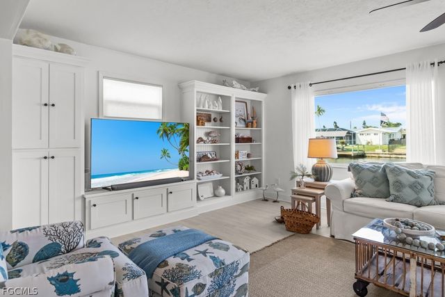 4528 SE 1st PL, Cape Coral, FL 33904