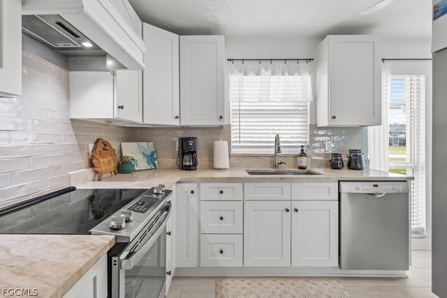 4528 SE 1st PL, Cape Coral, FL 33904