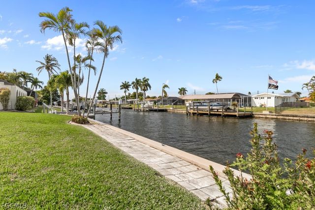 4528 SE 1st PL, Cape Coral, FL 33904